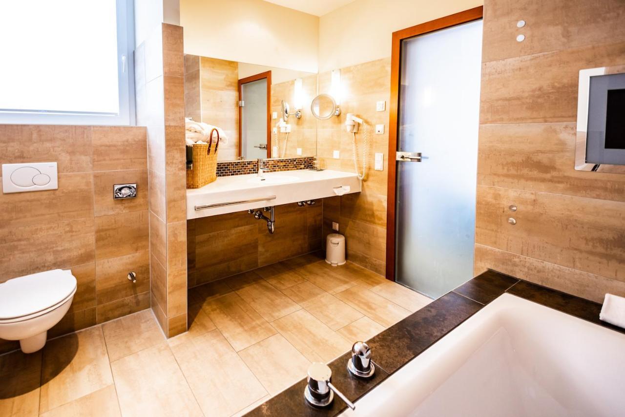 Seehotel Sued By S4Y Velden am Woerthersee Exterior photo
